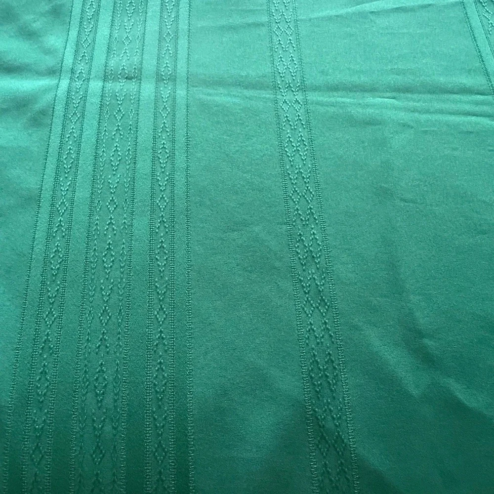 Emerald Green Round Tablecloth 70 Inch Jacquard Geometric Stripe Dining Decor